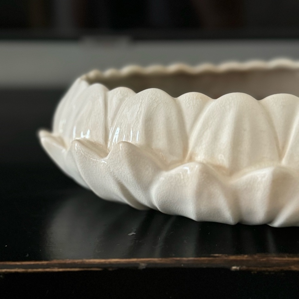 Vintage Spode Velamour lily pad bowl